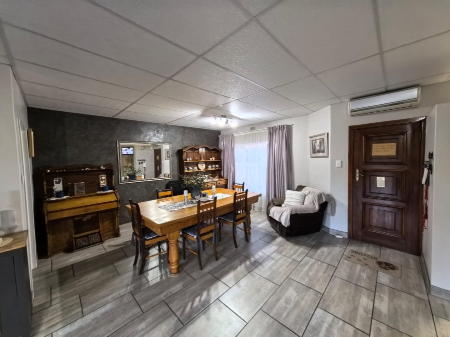 3 Bedroom Property for Sale in Rhodesdene Northern Cape